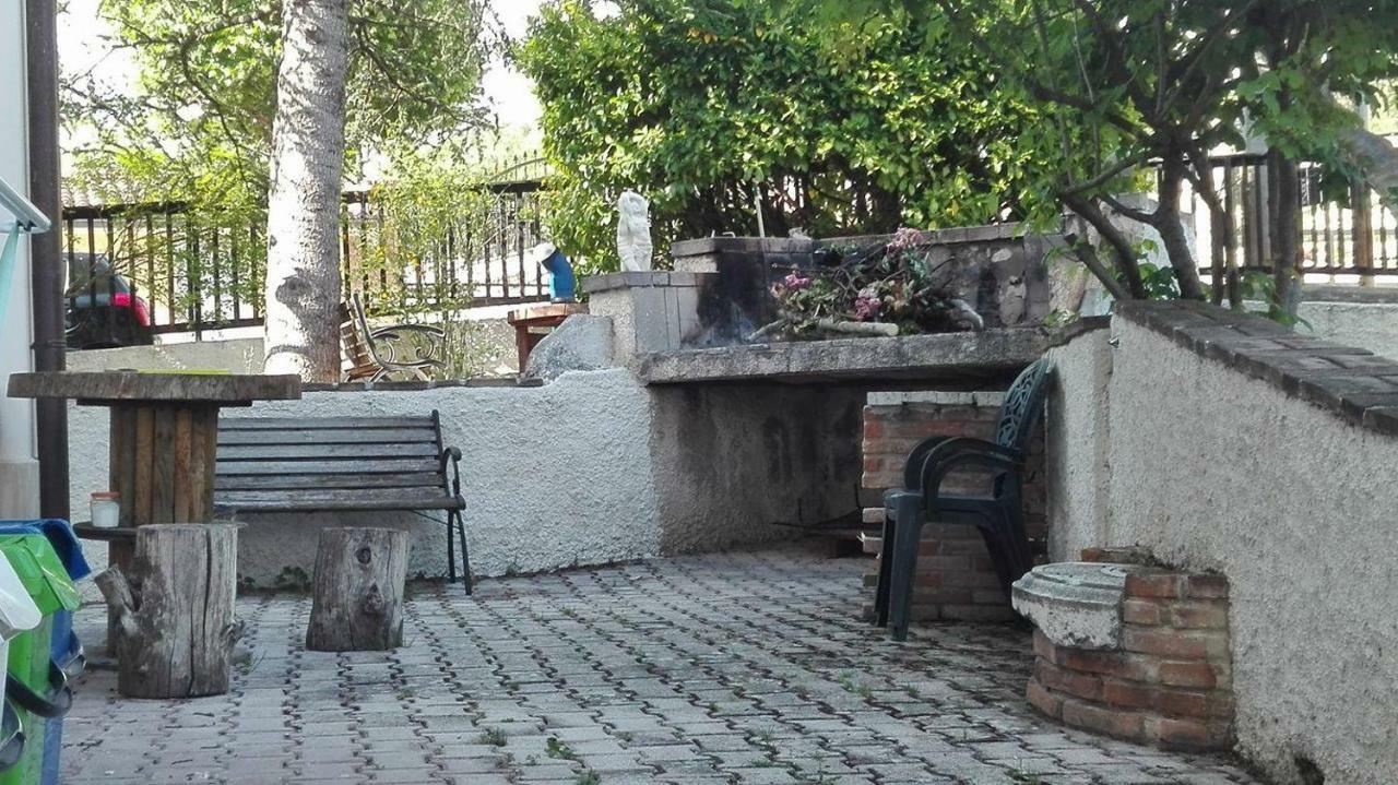 Bed & Breakfast Da Charlie L'Aquila Exterior photo
